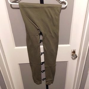 Womens Olive Colored Ribbed Leggings, Size Medium